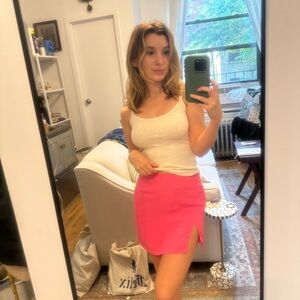 Aritzia skirt size 2